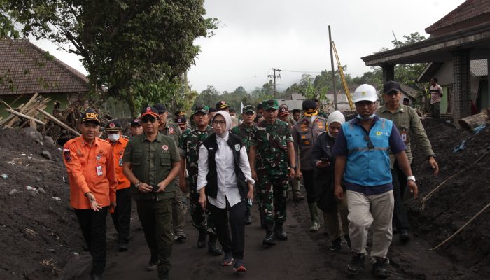 Kepala BNPB Tinjau Dampak Erupsi Semeru Tanggap Darurat Diperpanjang