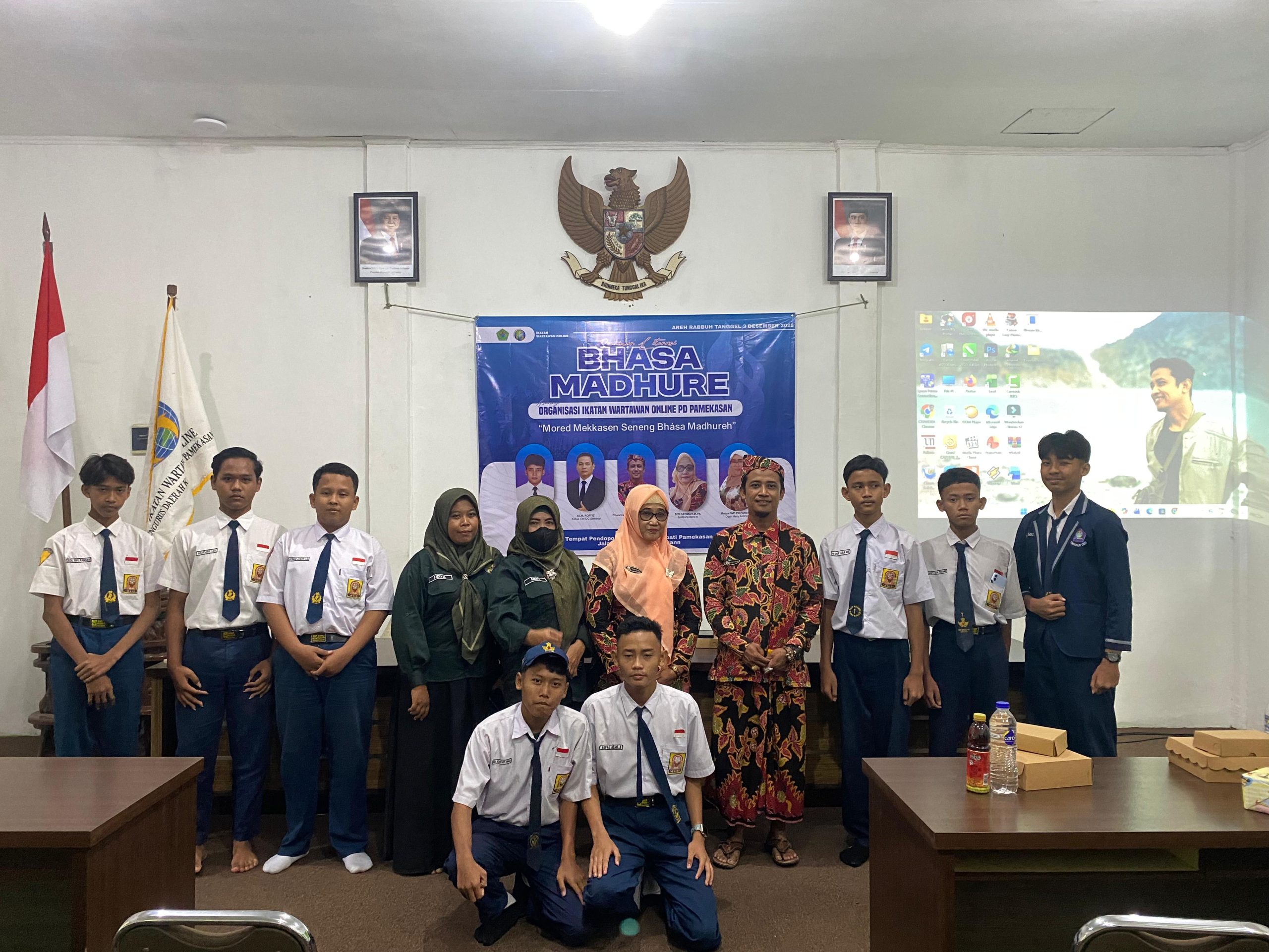 FOTO: IWO Pamekasan menggelar Lestarikan Bahasa Daerah Seminar Literasi Pendidikan Bahasa Madura dengan tema “Mored Mekkasen Seneng Bhâsa Madhureh”