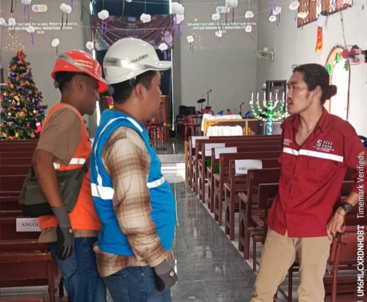 FOTO: Manajemen PLN Unit Pelaksana Pelayanan Pelanggan (UP3) Madura memastikan seluruh rangkaian ibadah Natal 2025 tanpa kendala