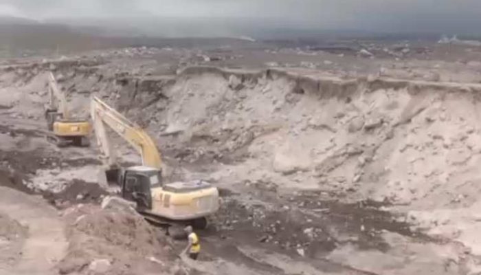 Lahar Panas Semeru Terjang Dua Wilayah, Warga Soroti Peran Penambang dan Mitigasi Bencana