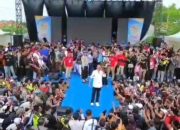Ribuan Warga Padati Konser Penyambutan Valen Akbar di Stadion Gelora Madura Ratu Pamelingan
