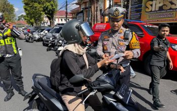 Polres Lumajang Masifkan Sosialisasi Operasi Keselamatan Semeru 2026 di Kawasan Alun-Alun 5 Polres Lumajang Masifkan Sosialisasi Operasi Keselamatan Semeru 2026