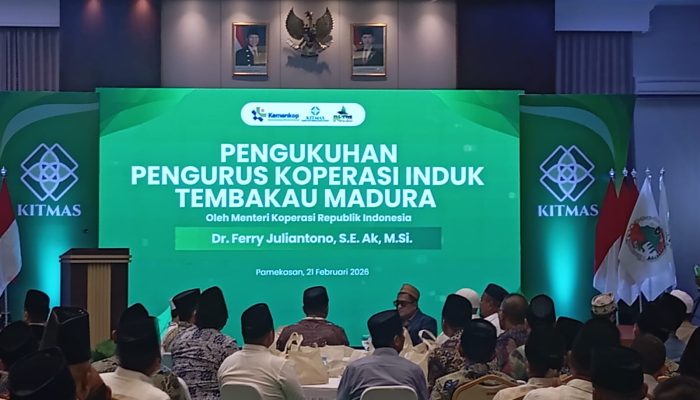 Menteri Koperasi Hadiri Pengukuhan KITMAS di Pamekasan, Buka Peluang Skema Cukai Khusus untuk Petani Madura