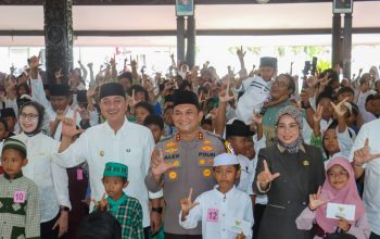 Kapolres Lumajang Salurkan Santunan 1.000 Anak Yatim di Pendopo Aryawiraraja