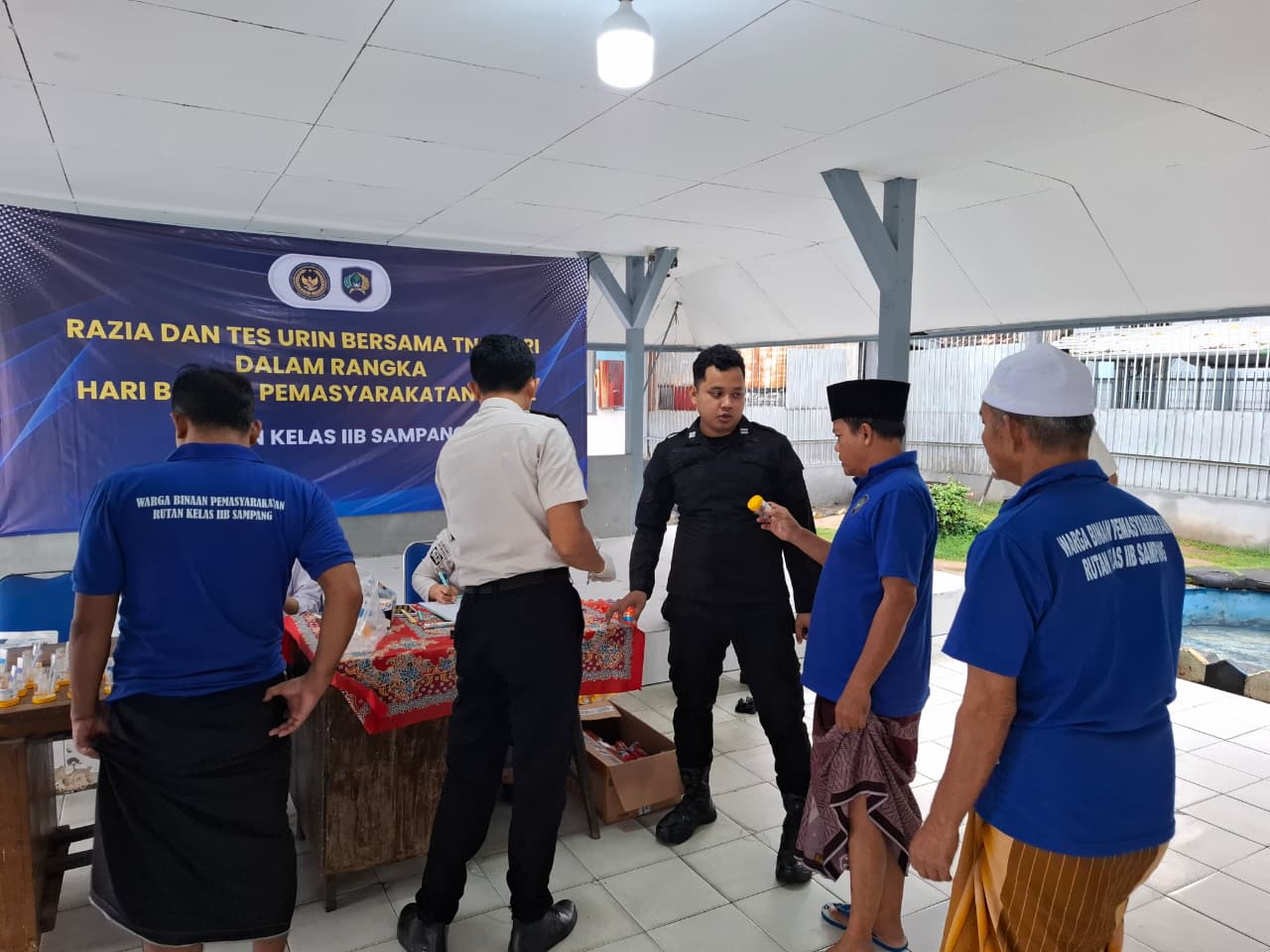 HBP ke-62, Rutan Sampang Perkuat Komitmen “Zero Halinar” Lewat Razia dan Tes Urine