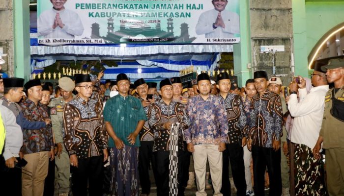 Bupati Pamekasan Lepas Keberangkatan 1.049 Calon Jemaah Haji, Ingatkan Jaga Kesehatan dan Fokus Ibadah