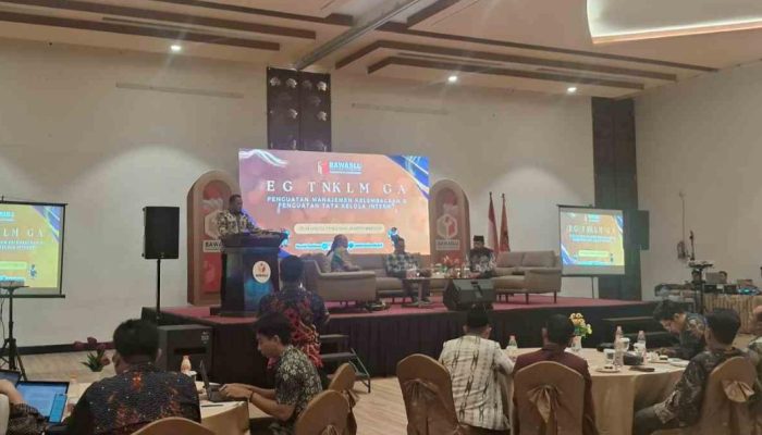 Bawaslu Pamekasan Gelar Diskusi Publik, Wabup Tekankan Pentingnya Penguatan Pengawasan Demokrasi