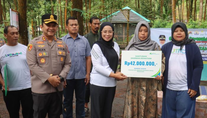 Kapolres Lumajang Hadiri Gathering Pekerja dan Pengusaha Peringati May Day 2026 di Sumberwuluh 