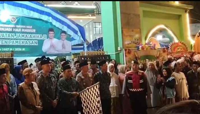 Pelepasan CJH Pamekasan Berlangsung Khidmat, Wakil Bupati Titip Doa untuk Daerah