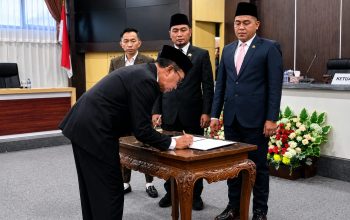 DPRD Pamekasan Serahkan Rekomendasi LKPJ 2025, Soroti Kemiskinan dan Pengangguran