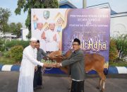 Usai Salat Iduladha 1447 H di Depan Pendopo Trunojoyo, Pemkab Sampang Salurkan 68 Hewan Kurban