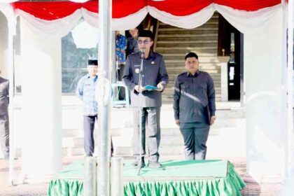 FOTO : Bupati Pamekasan memimpin langsung upacara Hari Kebangkitan Nasional ke-118 selaku inspektur upacara