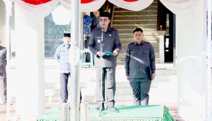 FOTO : Bupati Pamekasan memimpin langsung upacara Hari Kebangkitan Nasional ke-118 selaku inspektur upacara