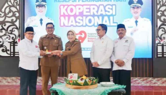 FOTO: Bersama Bupati Lumajang dan Pengurus Dekopinda