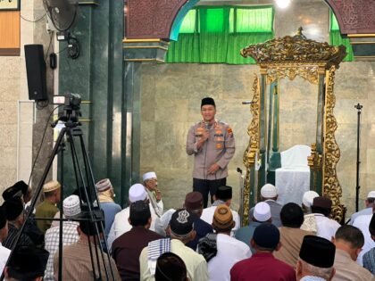 Foto: Safari Jumat Kapolres Lumajang di Masjid Agung Anas Mahfud.