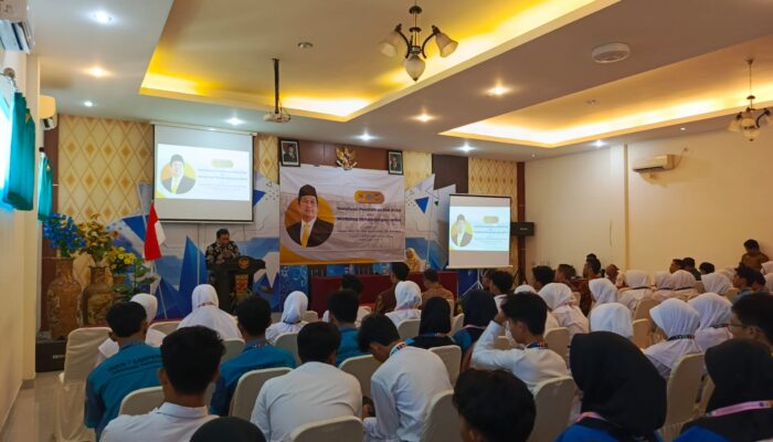 FOTO: Eric Hermawan DPR RI saat ikuti sosialisasi PKN STAN di Sampang