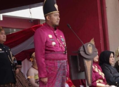 FOTO : Bupati Sumenep Achmad Fauzi Wongsojudo pada saat upacara peringati HUT ke-81 Kemerdekaan Republik Indonesia