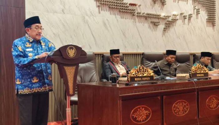 FOTO: Rapat paripurna DPRD Sumenep Penyampaian Nota Keuangan Rancangan Perubahan APBD (P-APBD) Tahun Anggaran 2026 