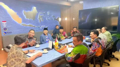 FOTO: Bupati Sumenep dr. H. Achmad Fauzi Wongsojudo, saat tengah berkoordinasi di kementerian perhubungan RI