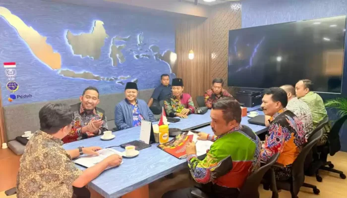 FOTO: Bupati Sumenep dr. H. Achmad Fauzi Wongsojudo, saat tengah berkoordinasi di kementerian perhubungan RI
