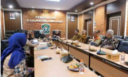 FOTO : Bupati Lumajang Indah Amperawati menerima audiensi Asosiasi Pengajar HTN dan HAN Jawa Timur terkait penguatan tata kelola pemerintahan.