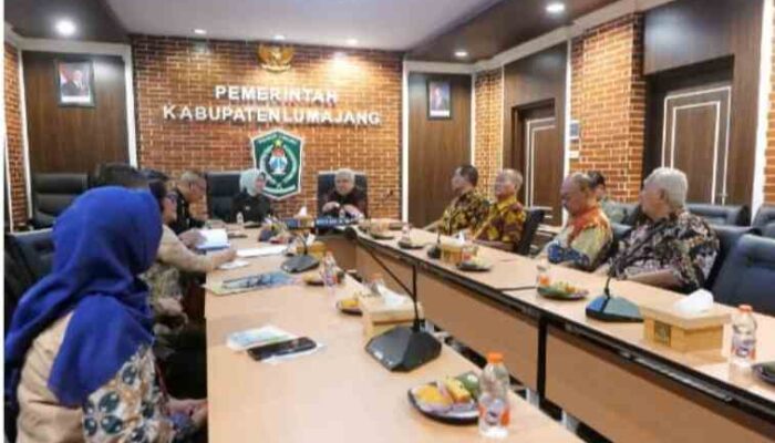 FOTO : Bupati Lumajang Indah Amperawati menerima audiensi Asosiasi Pengajar HTN dan HAN Jawa Timur terkait penguatan tata kelola pemerintahan.