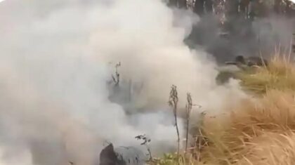 FOTO : Kepulan asap tebal saat terjadi kebakaran di Bukit Teletubbies