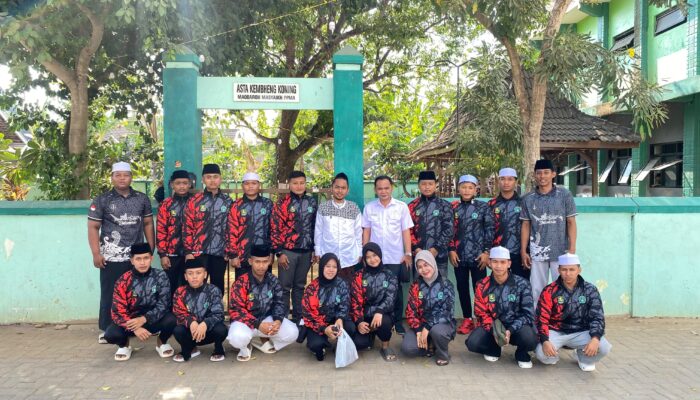 FOTO : Para atlet Pagar Nusa Sumenep berfoto bersama sebelum bertolak menuju Kejurwil X Pagar Nusa Jatim di Banyuwangi.
