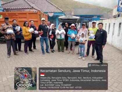 FOTO : Aksi nyata kepedulian sosial Kader PSI Lumajang salurkan bantuan logistik kepada warga yang terdampak langsung karhutla di kawasan lereng Gunung Bromo