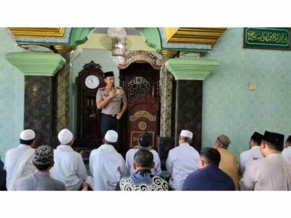 FOTO : Kapolres Lumajang saat berikan sambutan.