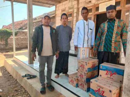 FOTO : Jurnalis Sapudi Bersama Guru Madrasah Diniyah.