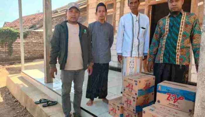 FOTO : Jurnalis Sapudi Bersama Guru Madrasah Diniyah.